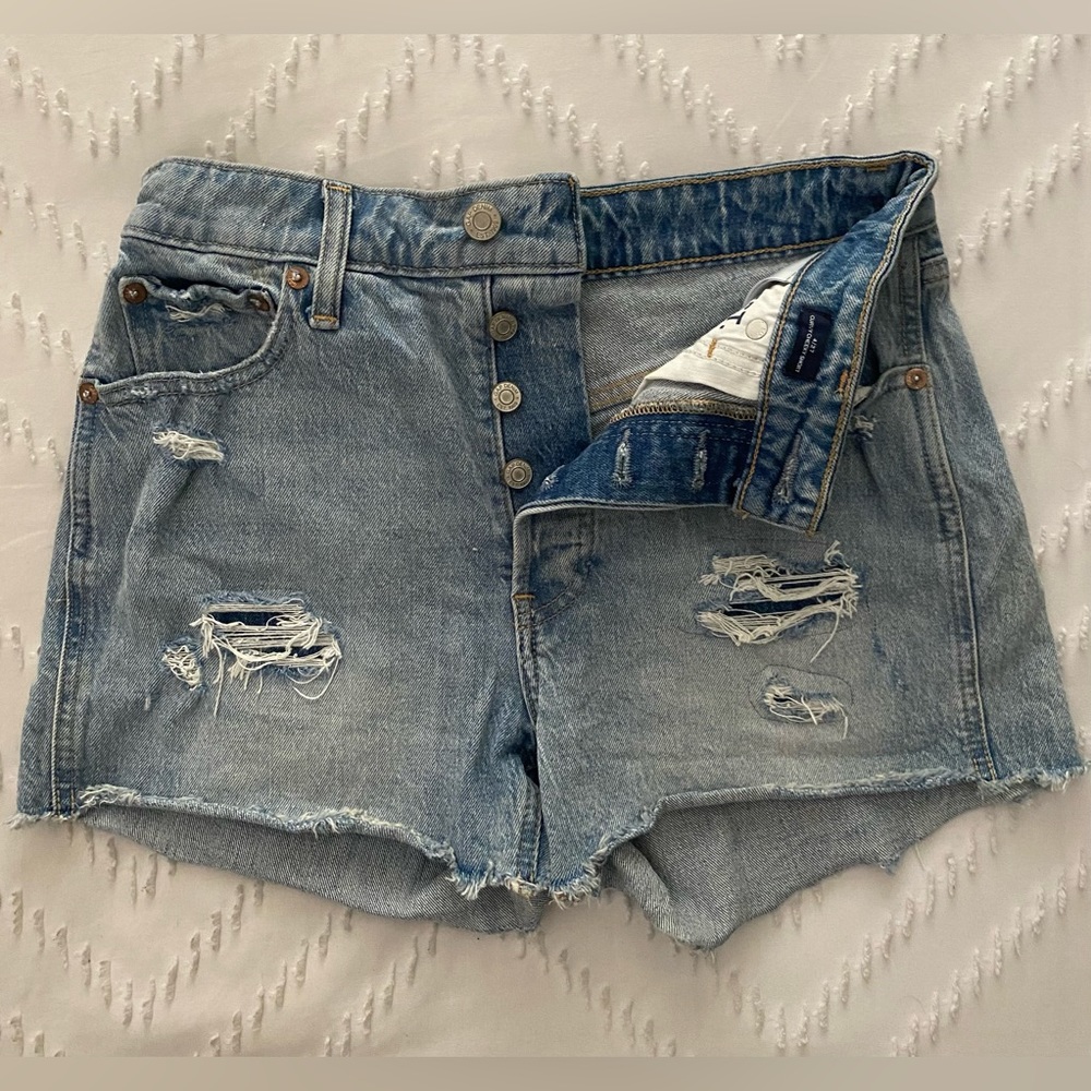 Gap Curvy Cheeky Button Fly Distressed Shorts, Size 4/27